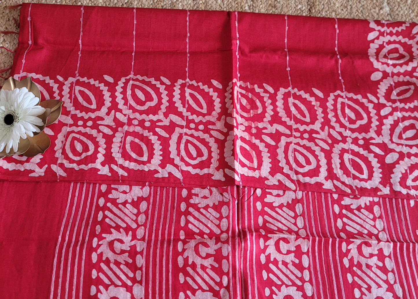 Chilli Red Jute Cotton Saree In Batik Print -Bengal