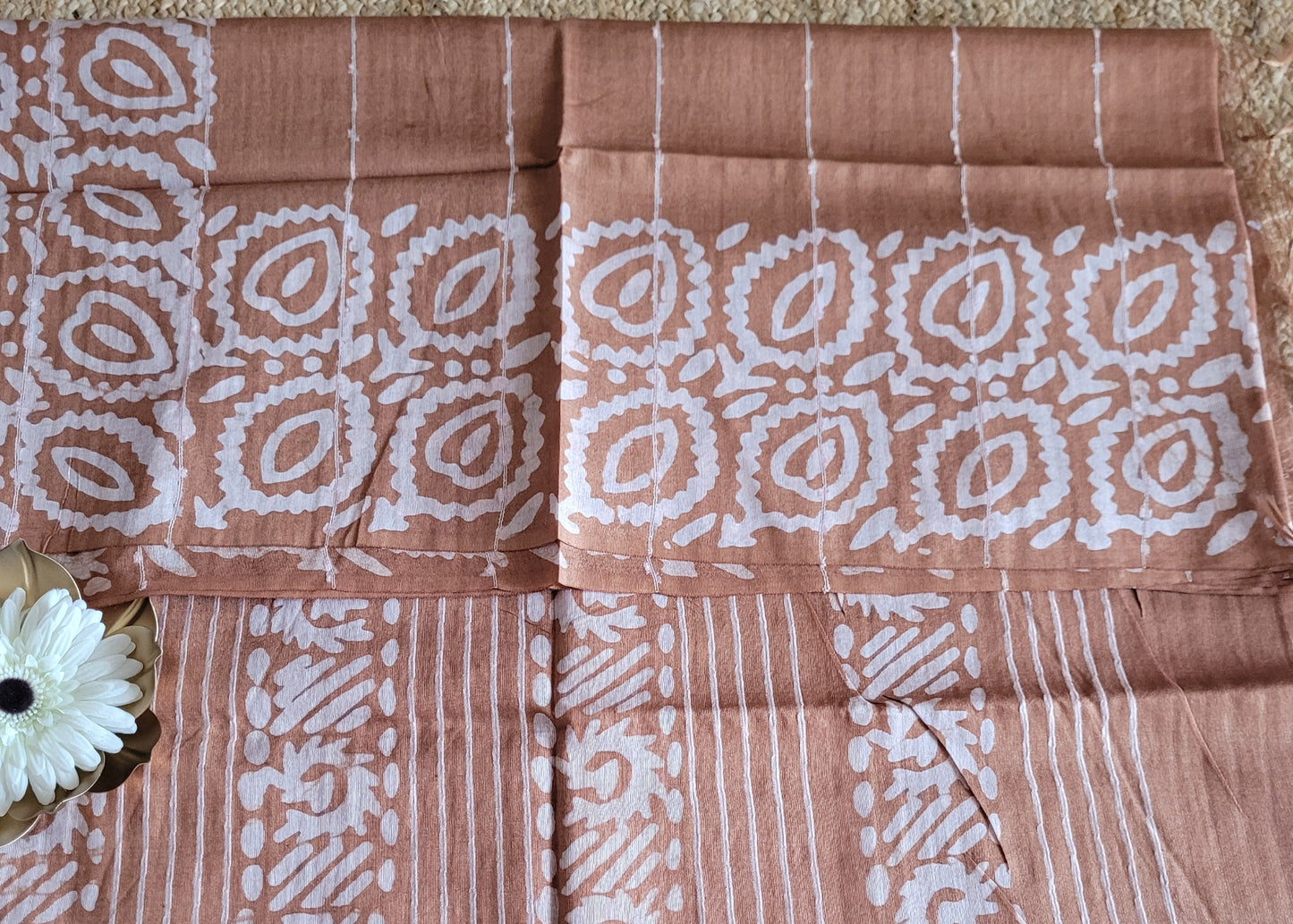 Light Chocolate Jute cotton Saree In Batik Print- Bengal