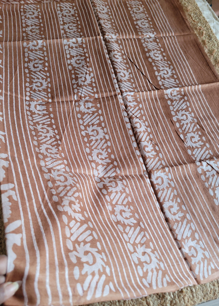Light Chocolate Jute cotton Saree In Batik Print- Bengal