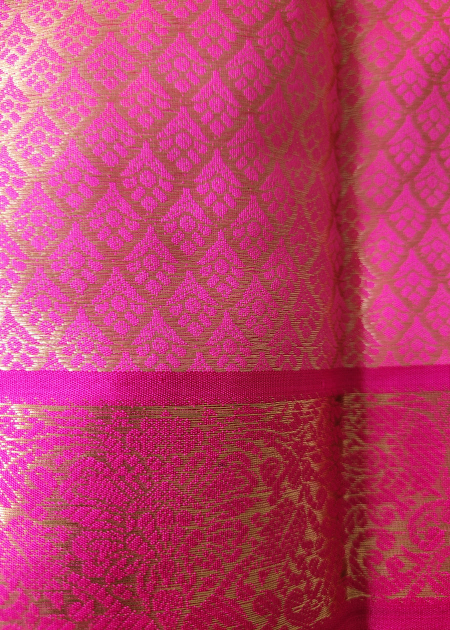 Offwhite and Pink Semi Kanchi Silk Saree- TN