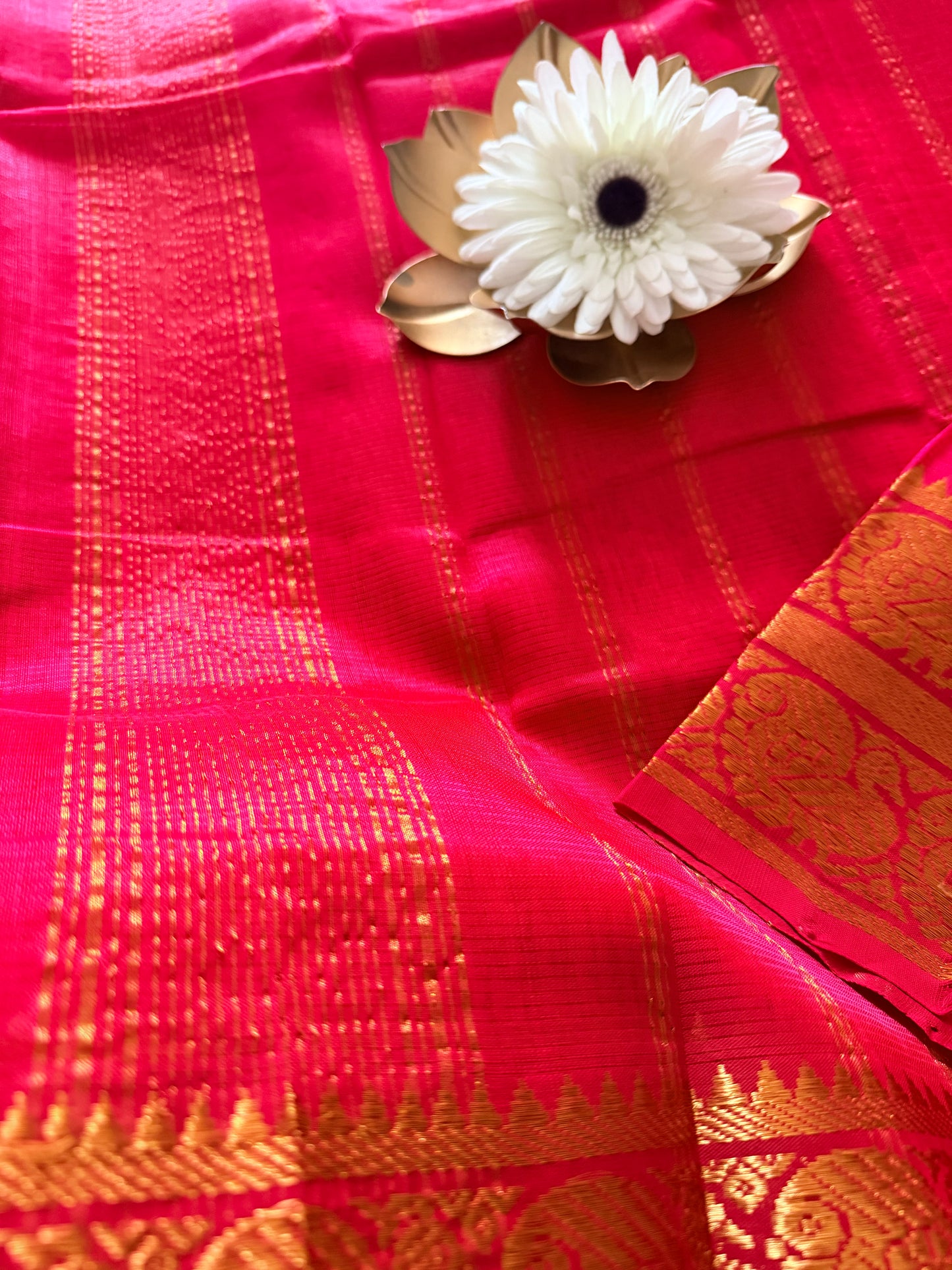 Bright Red Mangalgiri Silk Vara MahaLakshmi Special Saree - Andhra