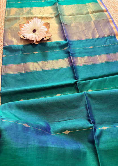 Dual Toned Peacock Green Maheshwari Silk Saree - MP